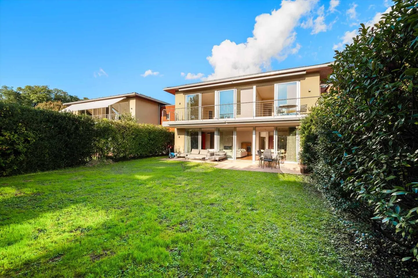 Casa contigua 7.5 stanze - Foto 1 di 12