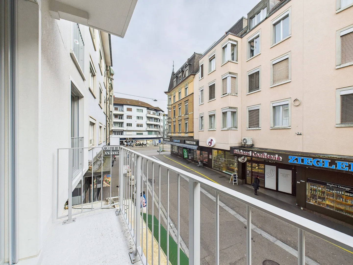 APPARTAMENTO 3½ STANZE A ZURIGO - DISTRETTO 11 OERLIKON, ARREDATO, TEMPORANEO - Foto 2 di 9