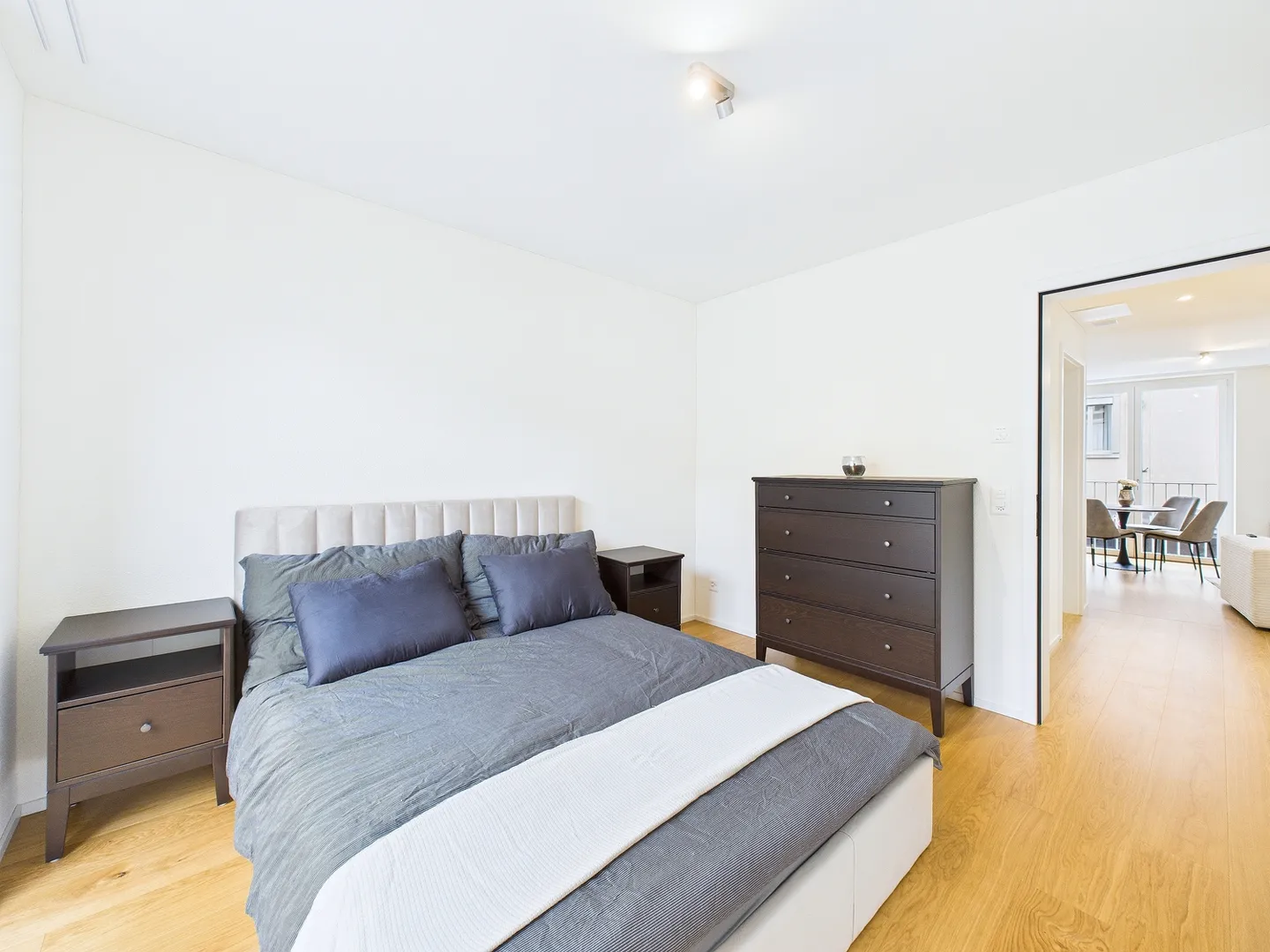 APPARTAMENTO 3½ STANZE A ZURIGO - DISTRETTO 11 OERLIKON, ARREDATO, TEMPORANEO - Foto 4 di 9