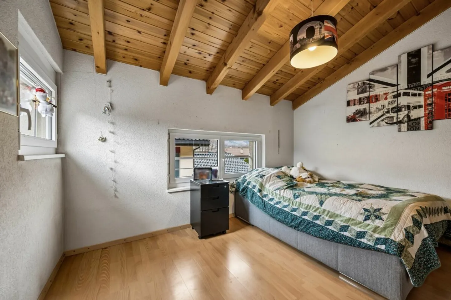 Familienvilla mit 5 Zimmern und Garten - Foto 7 von 14