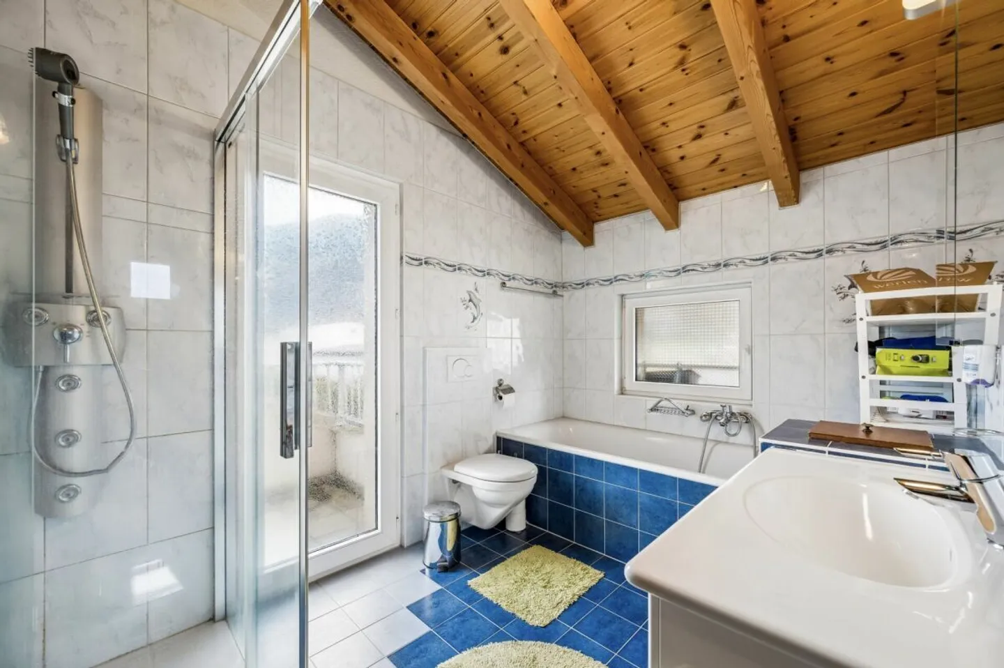 Familienvilla mit 5 Zimmern und Garten - Foto 9 von 14