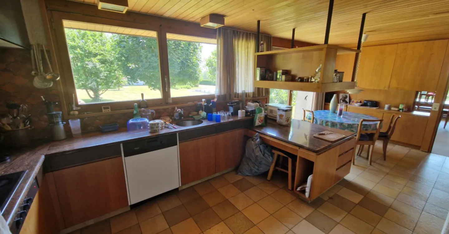 Casa unica con piscina interna - Foto 5 di 10