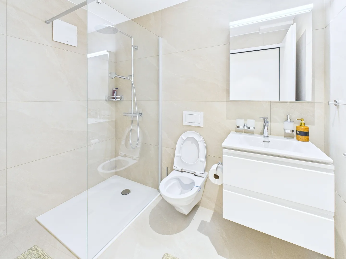 APPARTAMENTO 3½ STANZE A ZURIGO - DISTRETTO 11 OERLIKON, ARREDATO, TEMPORANEO - Foto 5 di 9