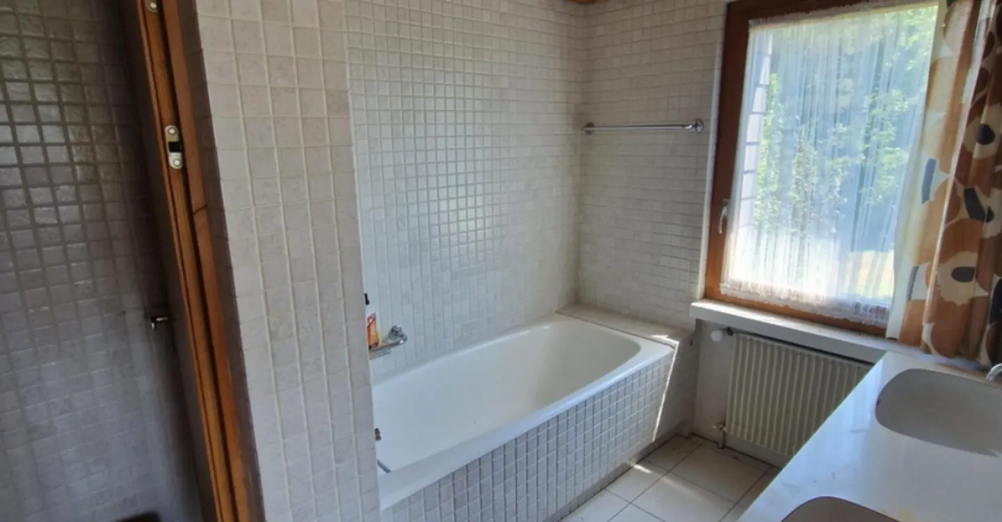 Casa unica con piscina interna - Foto 9 di 10