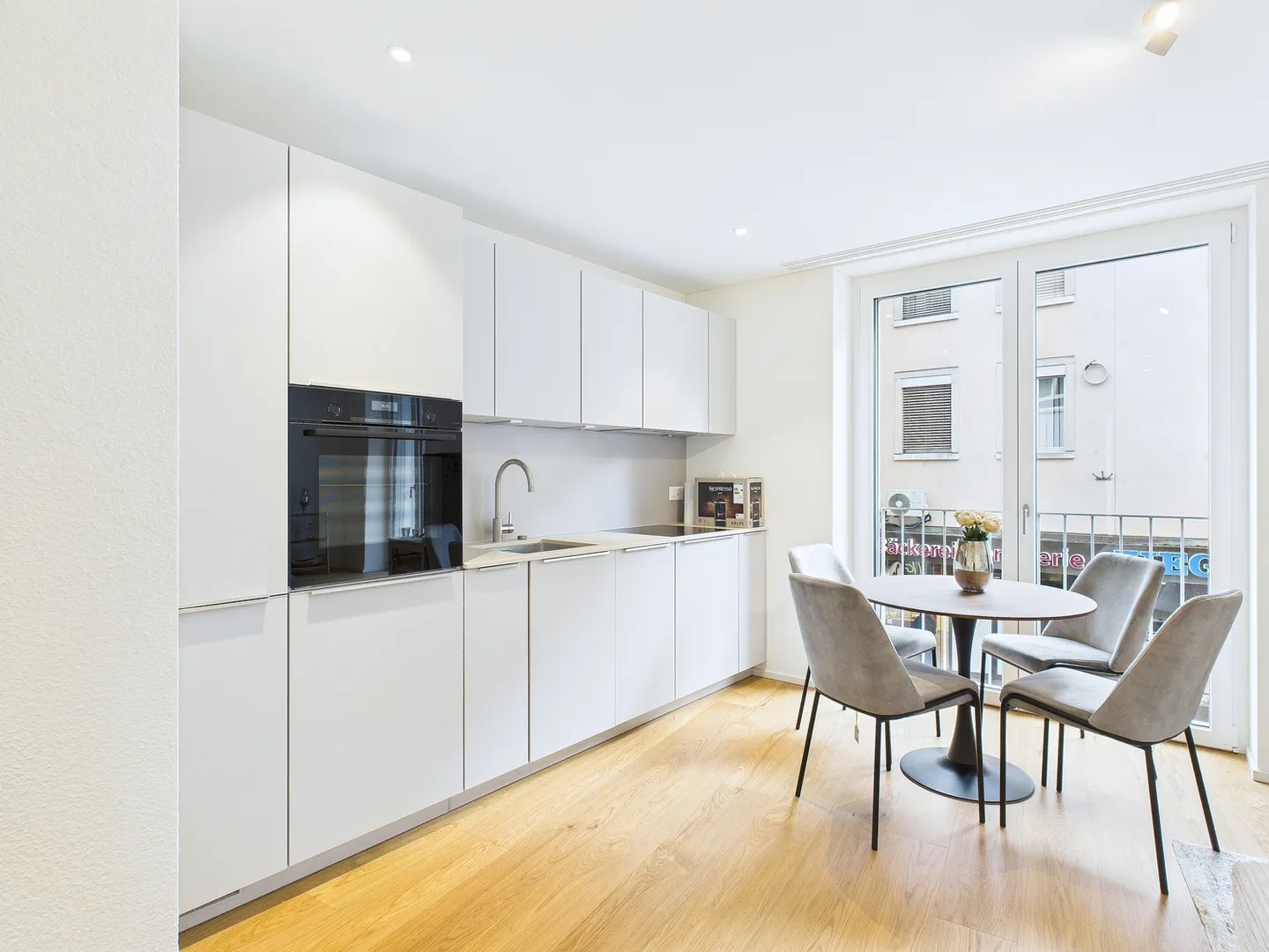 APPARTAMENTO 3½ STANZE A ZURIGO - DISTRETTO 11 OERLIKON, ARREDATO, TEMPORANEO - Foto 6 di 9