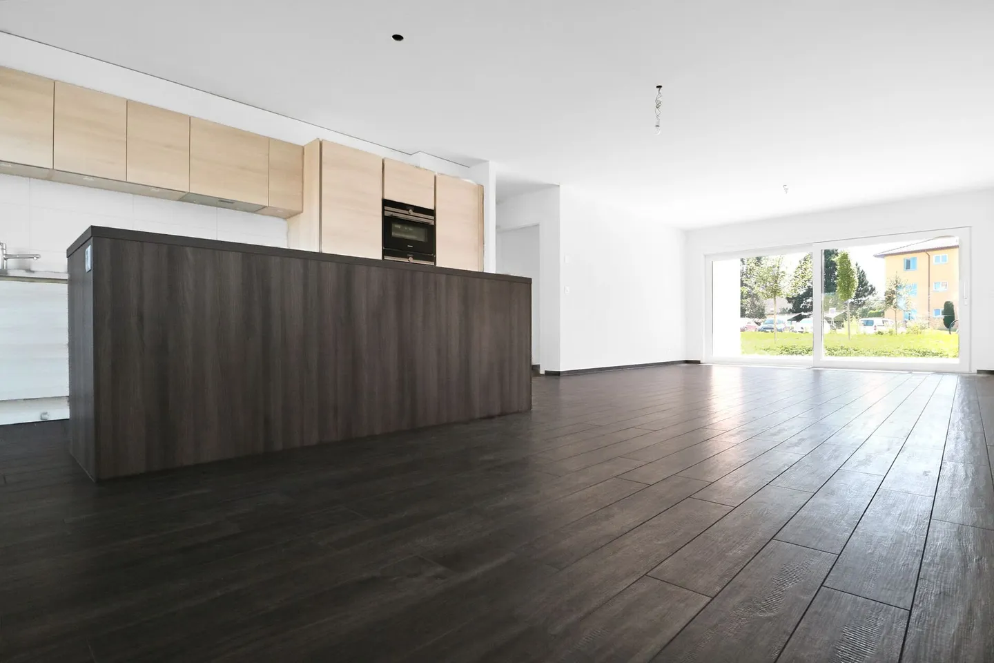 INVESTOR: MODERN AND BRIGHT APARTMENT WITH LARGE TERRACE - LOT B1 - Photo 4 of 11