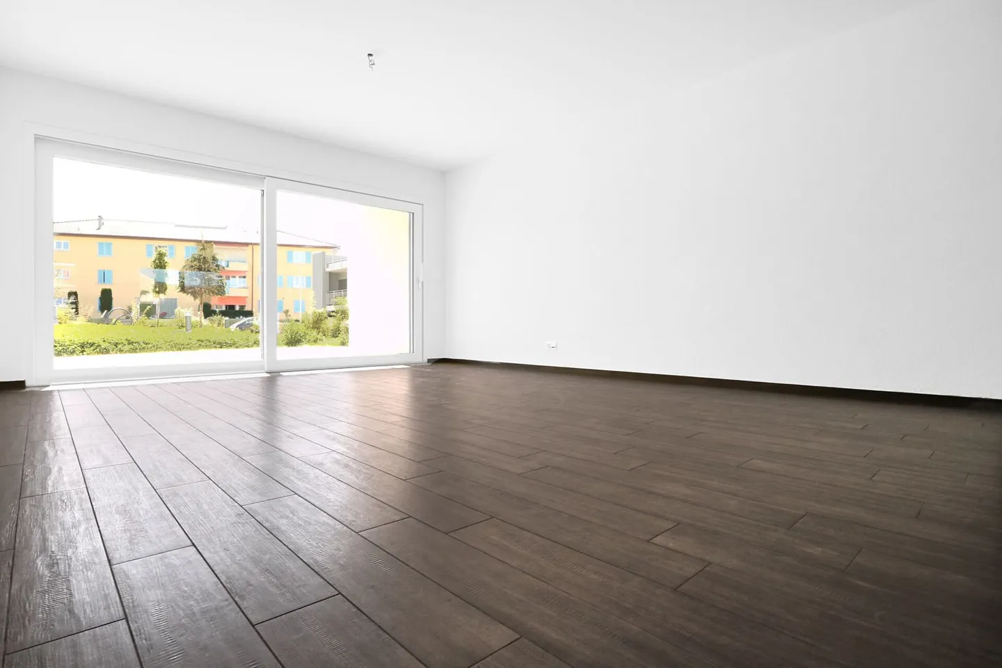 INVESTOR: MODERN AND BRIGHT APARTMENT WITH LARGE TERRACE - LOT B1 - Photo 5 of 11