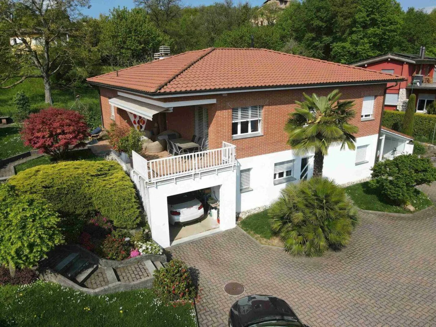 Prächtige Villa in Carona mit Garten - Foto 1 von 10