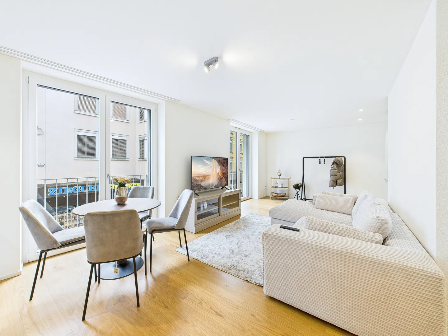 APPARTAMENTO 3½ STANZE A ZURIGO - DISTRETTO 11 OERLIKON, ARREDATO, TEMPORANEO - Foto 7 di 9