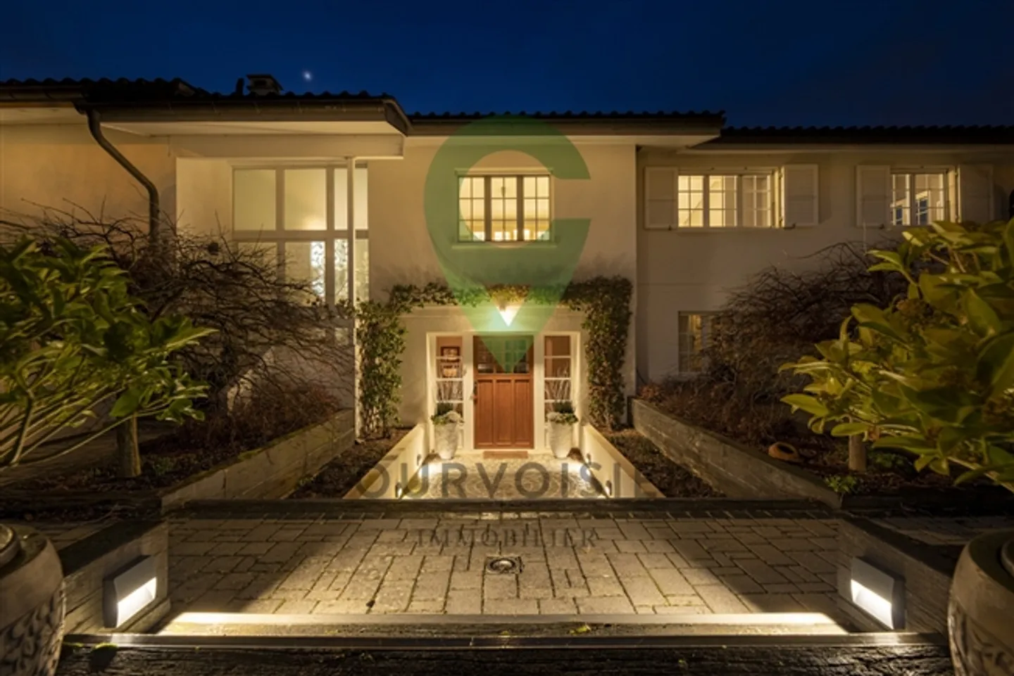 Résidence Élégante au Cœur d'un Quartier Résidentiel - Photo 2 sur 11