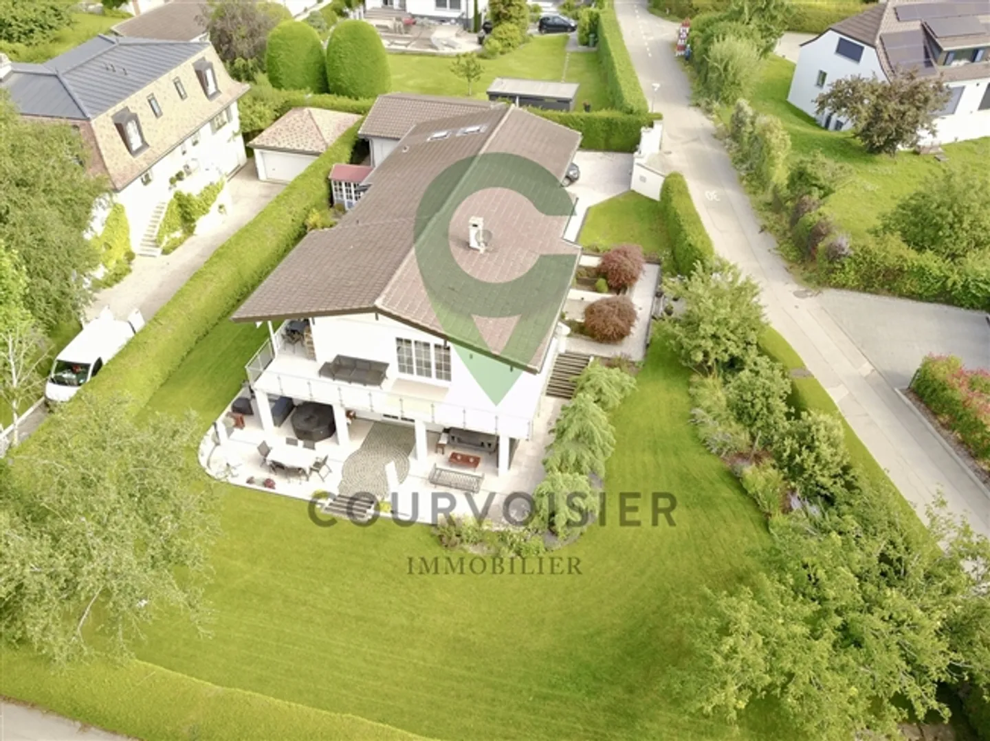 Résidence Élégante au Cœur d'un Quartier Résidentiel - Photo 10 sur 11