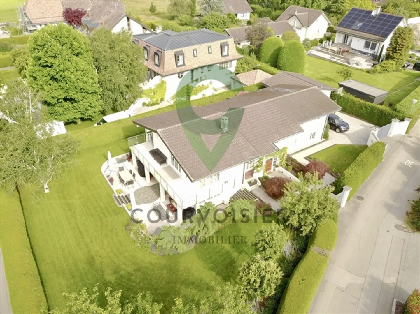 Résidence Élégante au Cœur d'un Quartier Résidentiel - Photo 11 sur 11