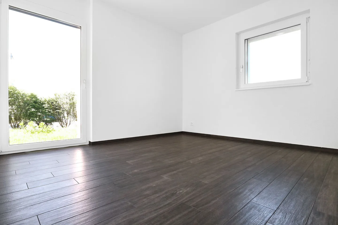 INVESTOR: MODERN AND BRIGHT APARTMENT WITH LARGE TERRACE - LOT B1 - Photo 8 of 11