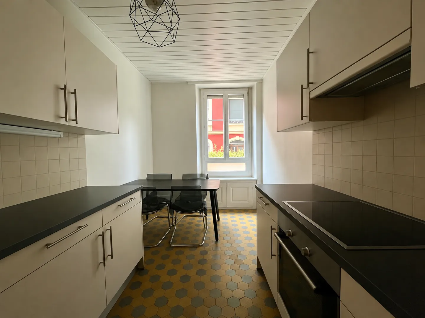 4-room apartment - Photo 1 of 8