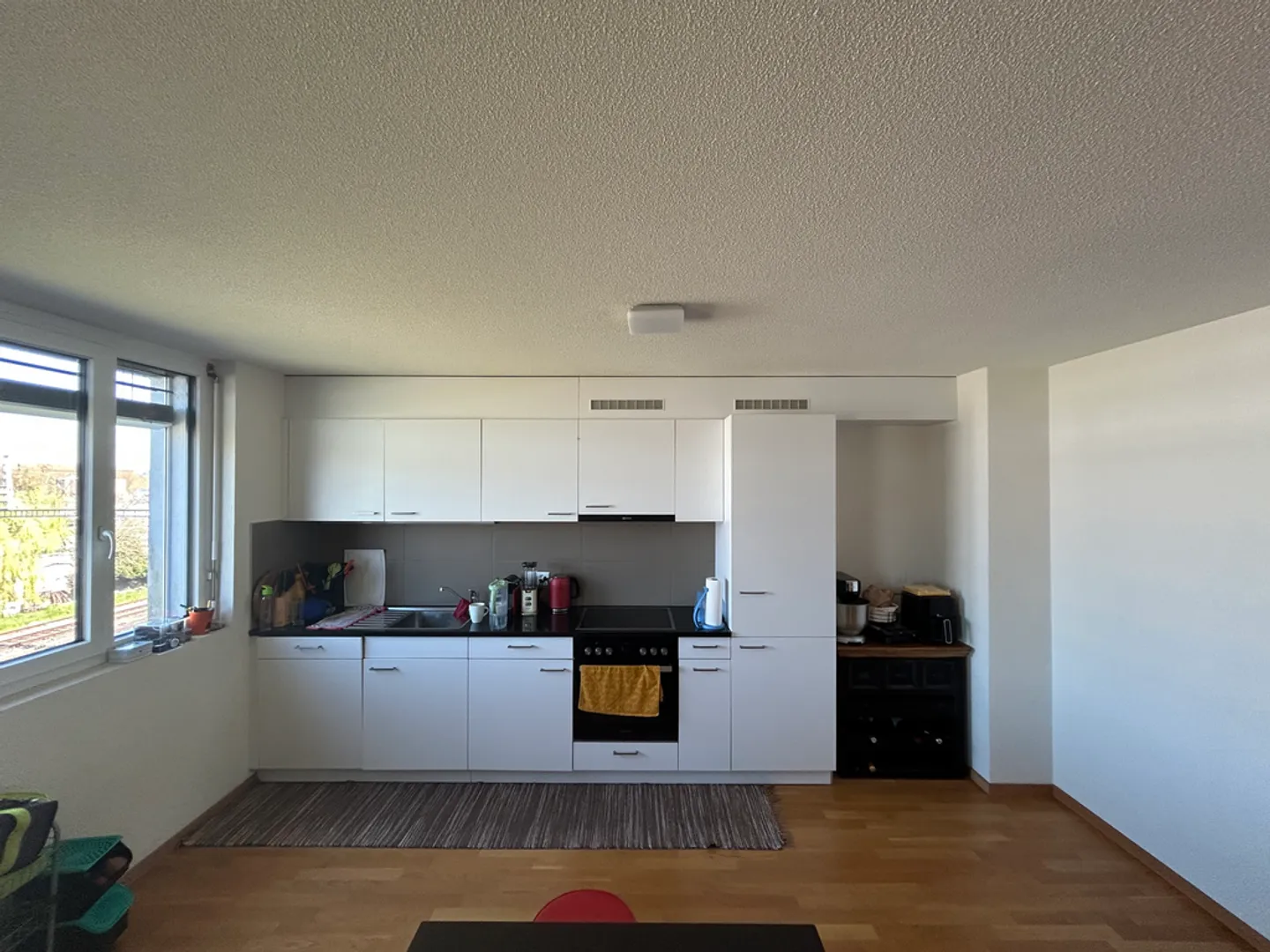 Appartamento Moderno con Balcone - Foto 3 di 4