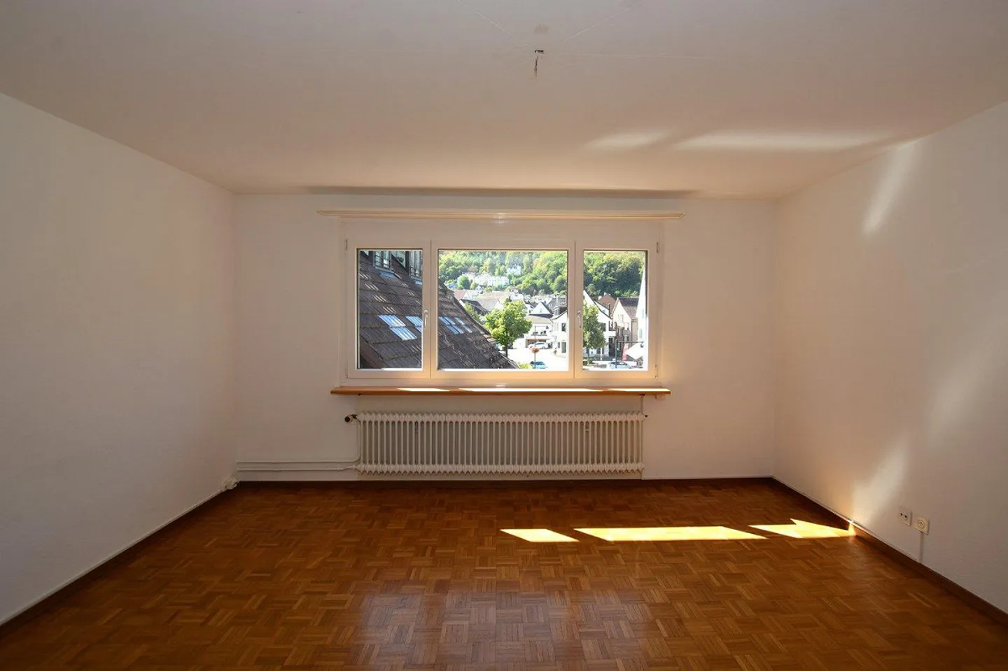 Charmantes Freistehendes Haus mit Potenzial - Foto 12 von 13
