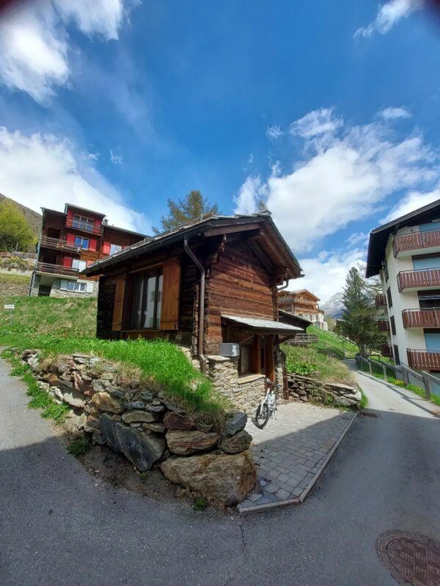 Gioiello nuovissimo nel soleggiato Wildi a Saas-Fee. Residenza principale = residenza e sede fiscale a Saas-Fee. - Foto 2 di 13