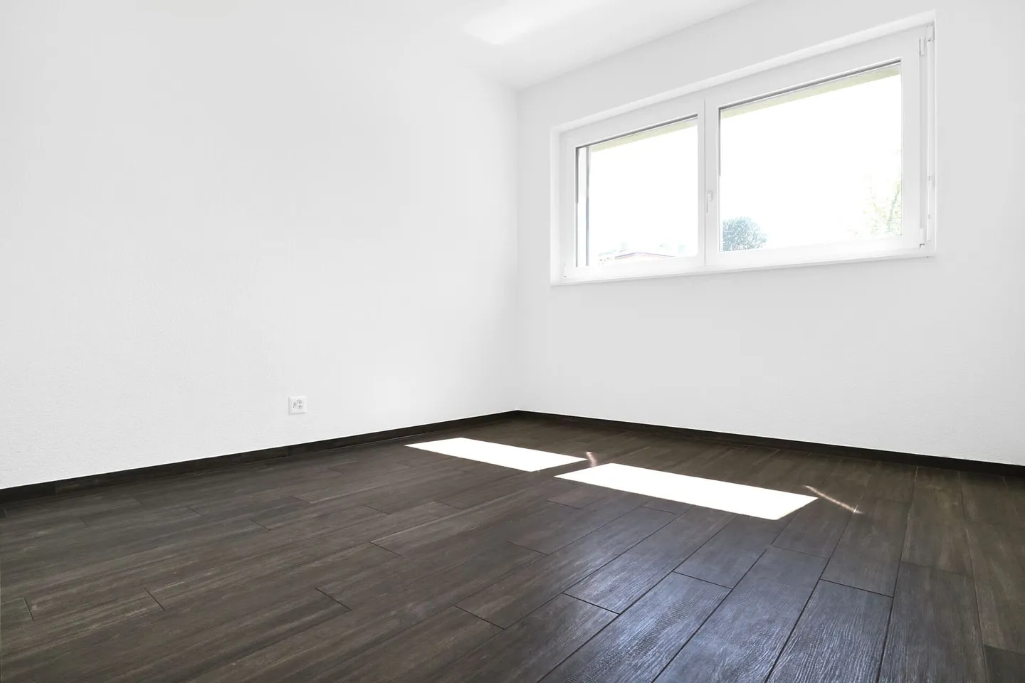 INVESTOR: MODERN AND BRIGHT APARTMENT WITH LARGE TERRACE - LOT B1 - Photo 9 of 11