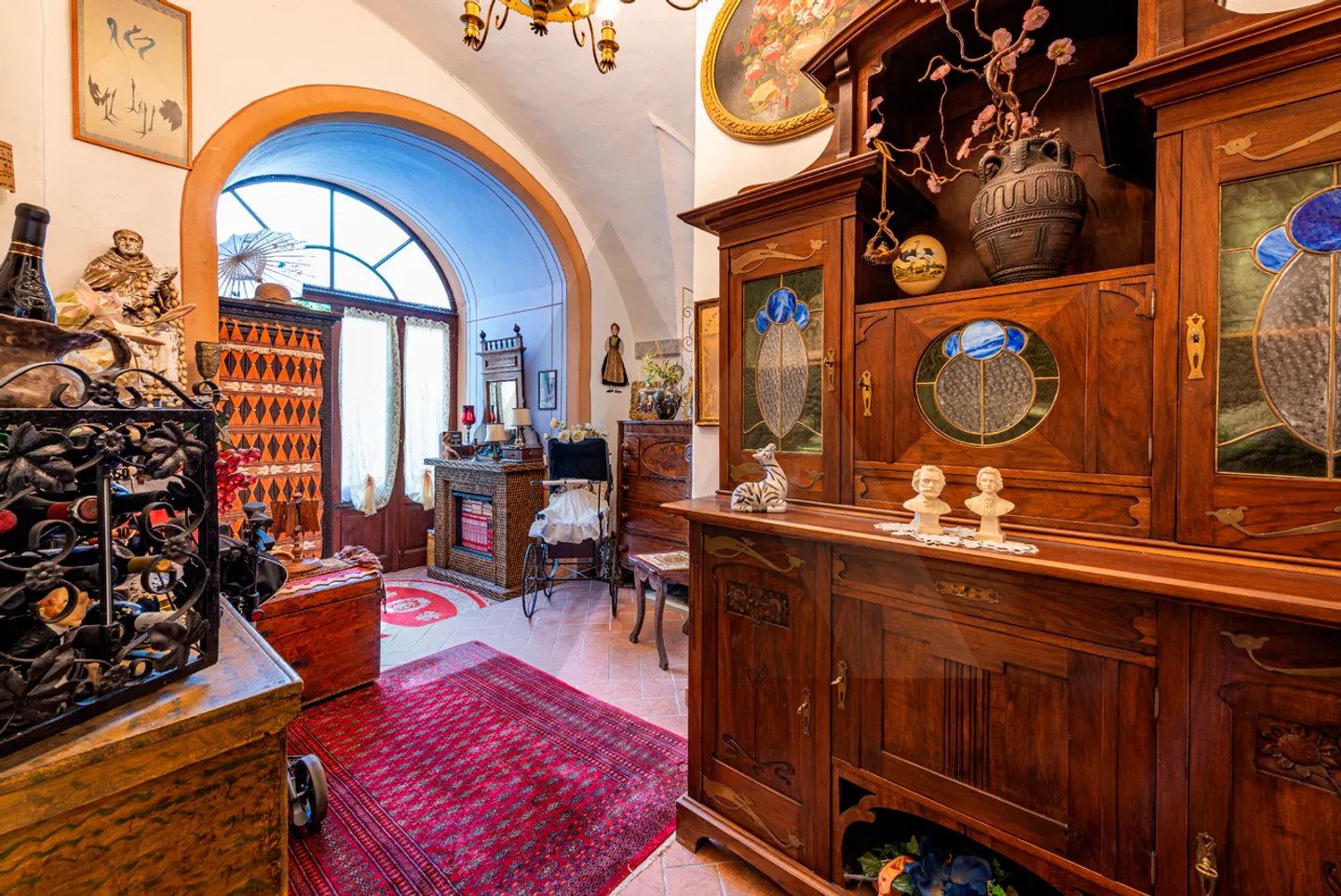 HISTORIC RESIDENCE WITH UNIQUE POTENTIAL ON LAKE MAGGIORE - Photo 3 of 15