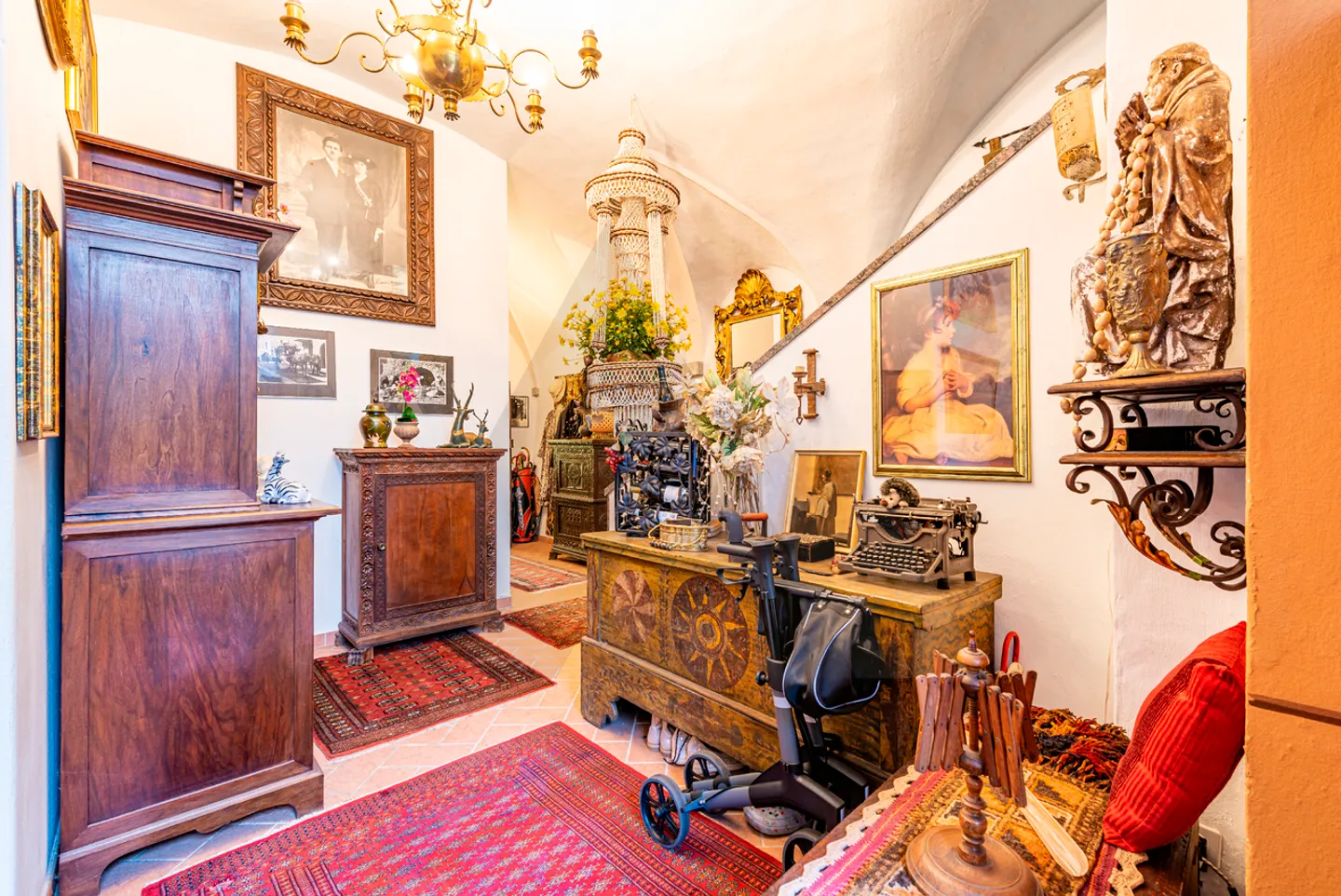 HISTORIC RESIDENCE WITH UNIQUE POTENTIAL ON LAKE MAGGIORE - Photo 4 of 15