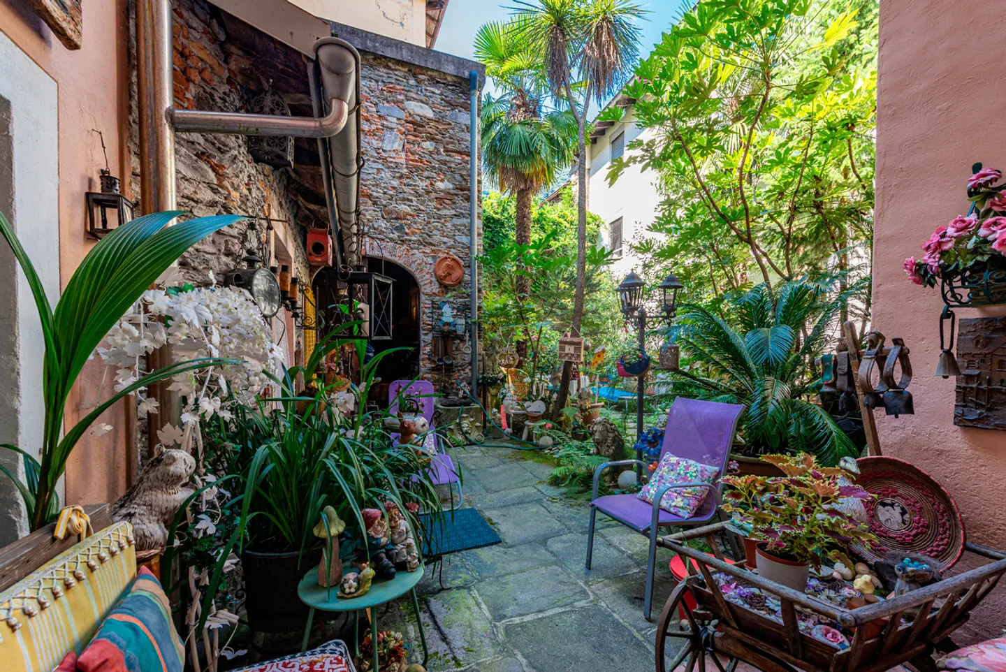 HISTORIC RESIDENCE WITH UNIQUE POTENTIAL ON LAKE MAGGIORE - Photo 8 of 15