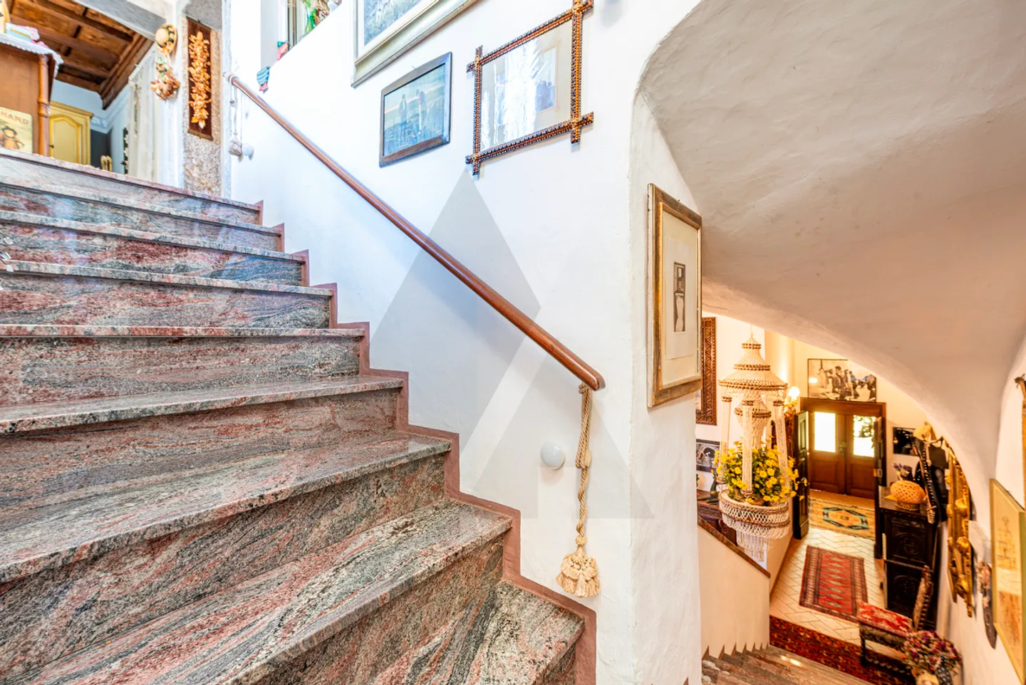 HISTORIC RESIDENCE WITH UNIQUE POTENTIAL ON LAKE MAGGIORE - Photo 10 of 15