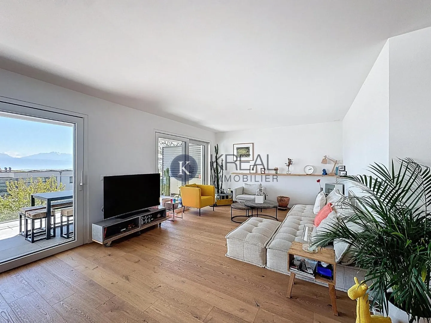 Appartement moderne avec vue sur le lac - Photo 3 sur 10