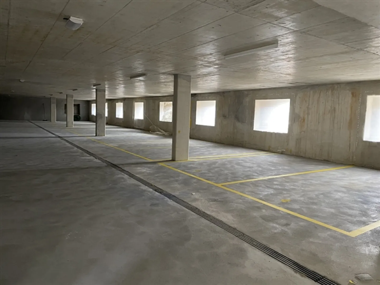 Underground parking space number 8 - Photo 1 of 3