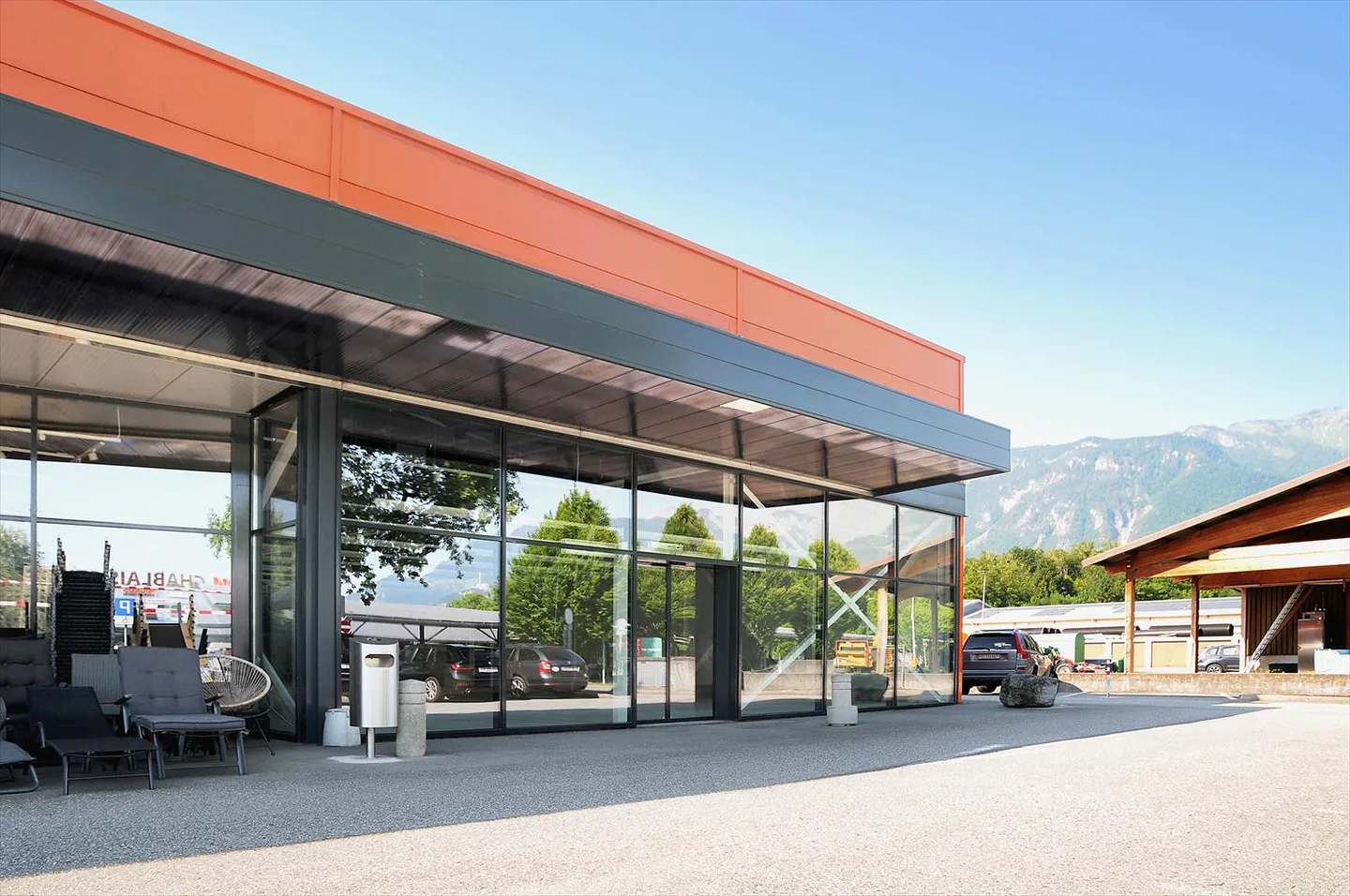 Schöne Fläche im Herzen des Einkaufsgebiets von Aigle - Foto 1 von 4