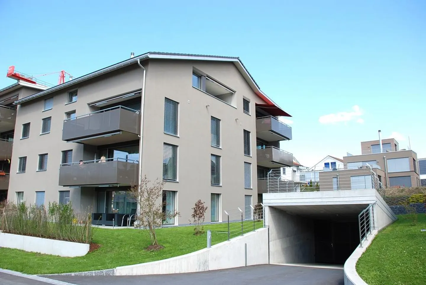 Moderno attico con grande balcone e stufa svedese - Foto 1 di 9