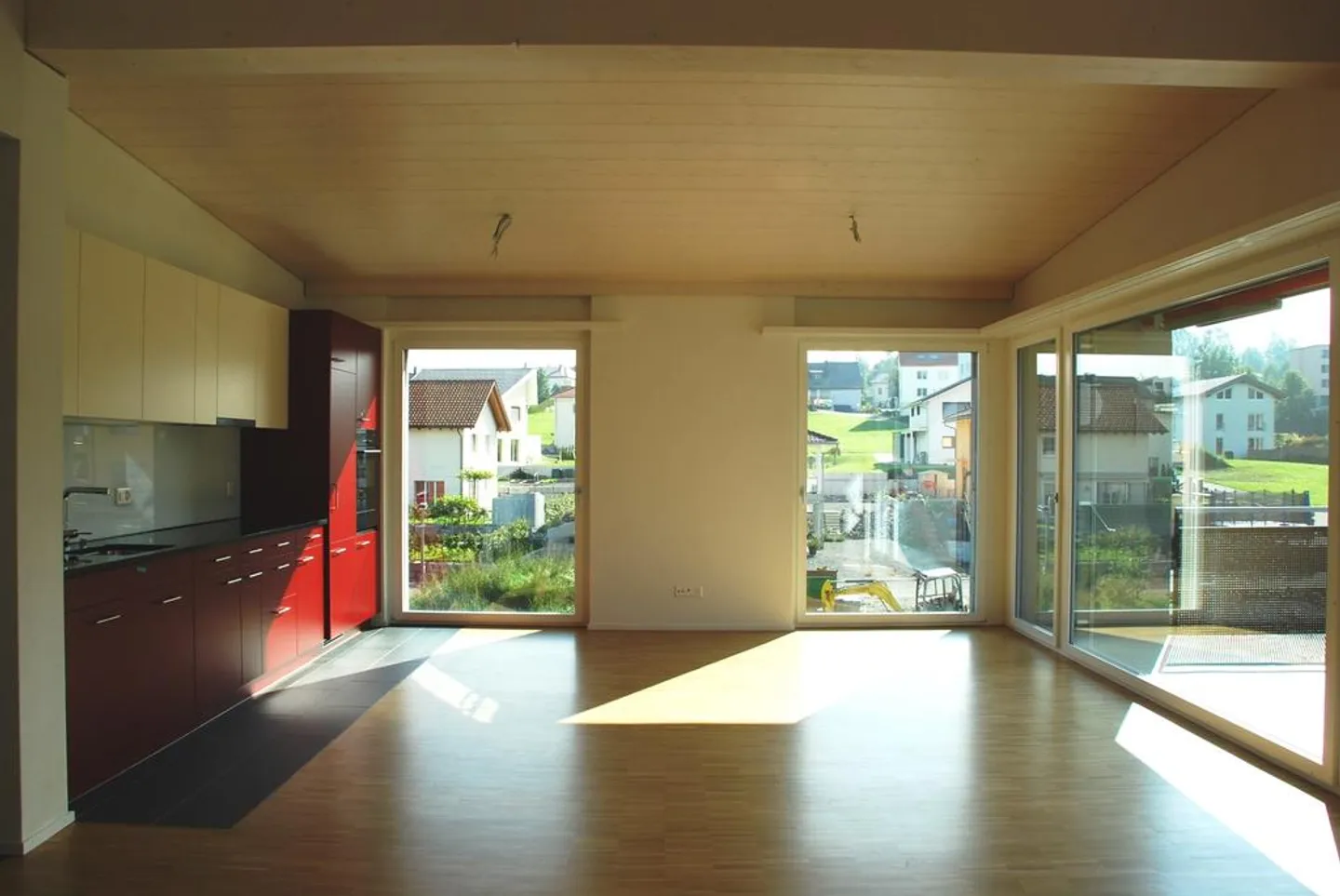 Moderno attico con grande balcone e stufa svedese - Foto 2 di 9