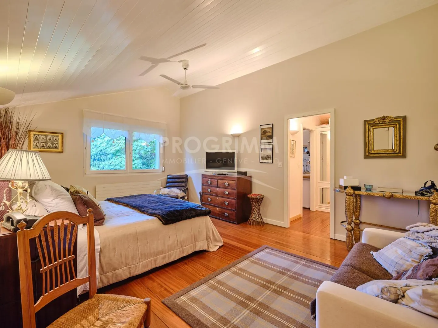 Detached villa with 5 rooms - 3 bathrooms - pool - near Ecolint and Grangettes Clinic - Photo 6 of 6