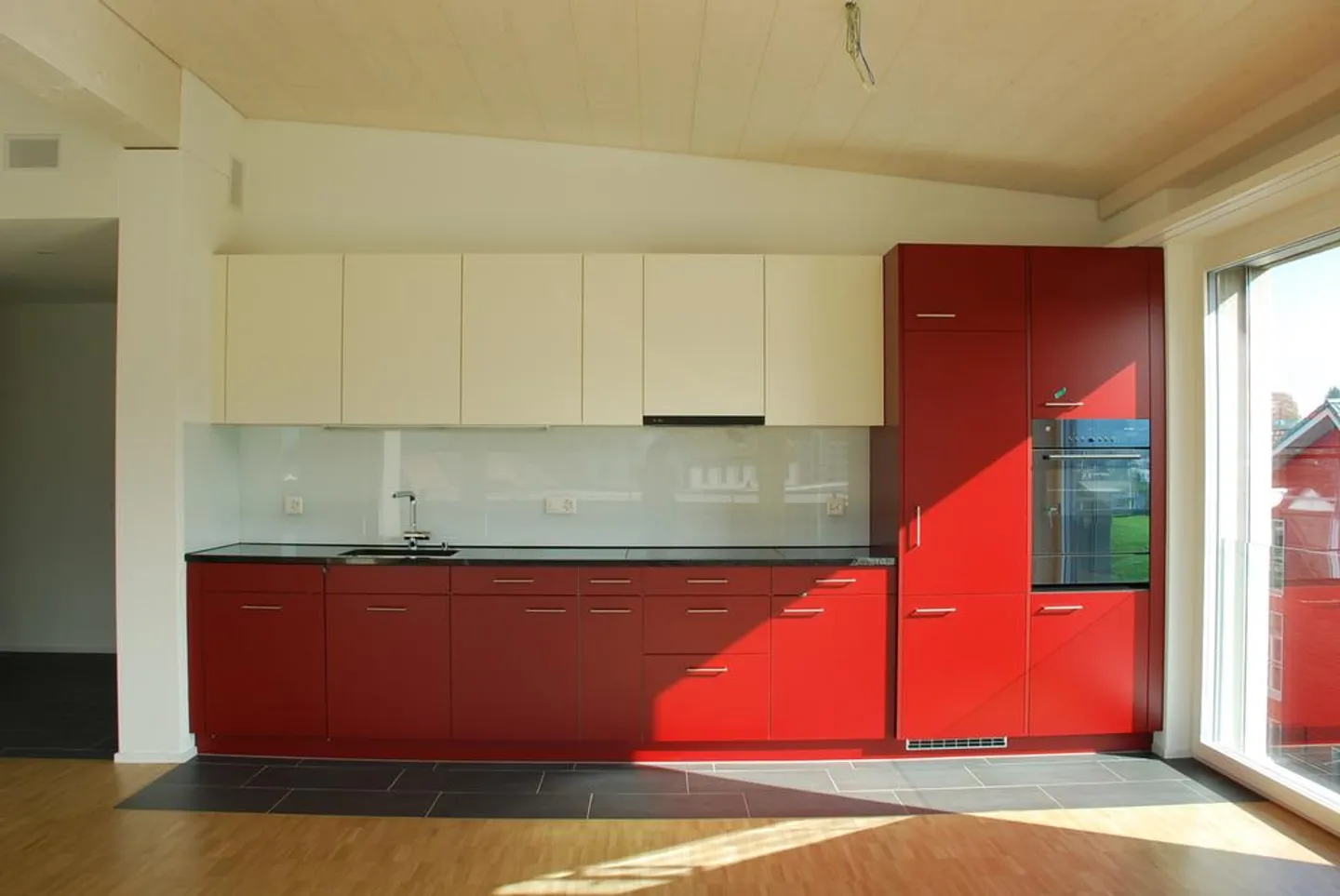 Moderno attico con grande balcone e stufa svedese - Foto 3 di 9