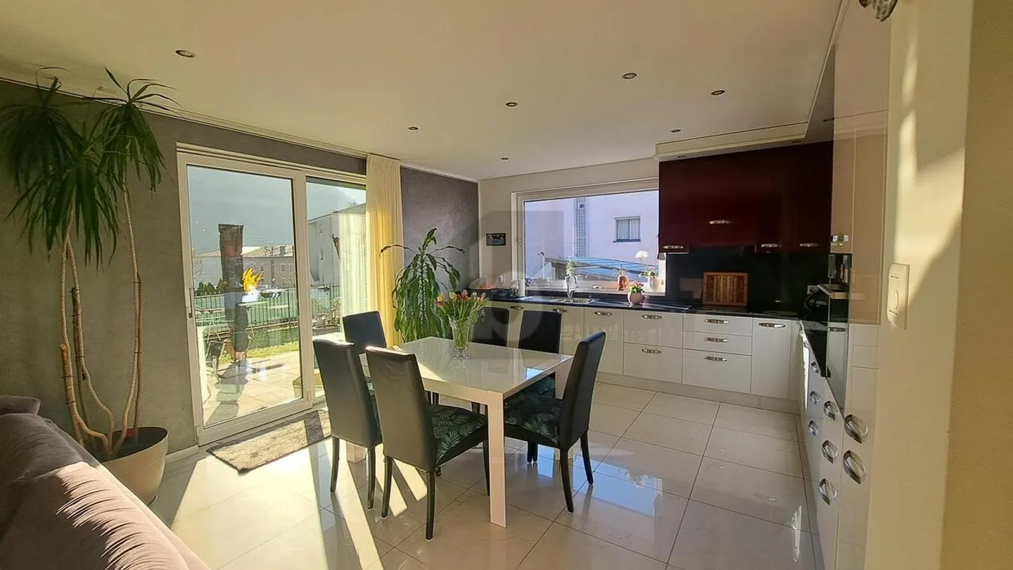 MIT GARTEN DRUMHERUM - Foto 5 von 6