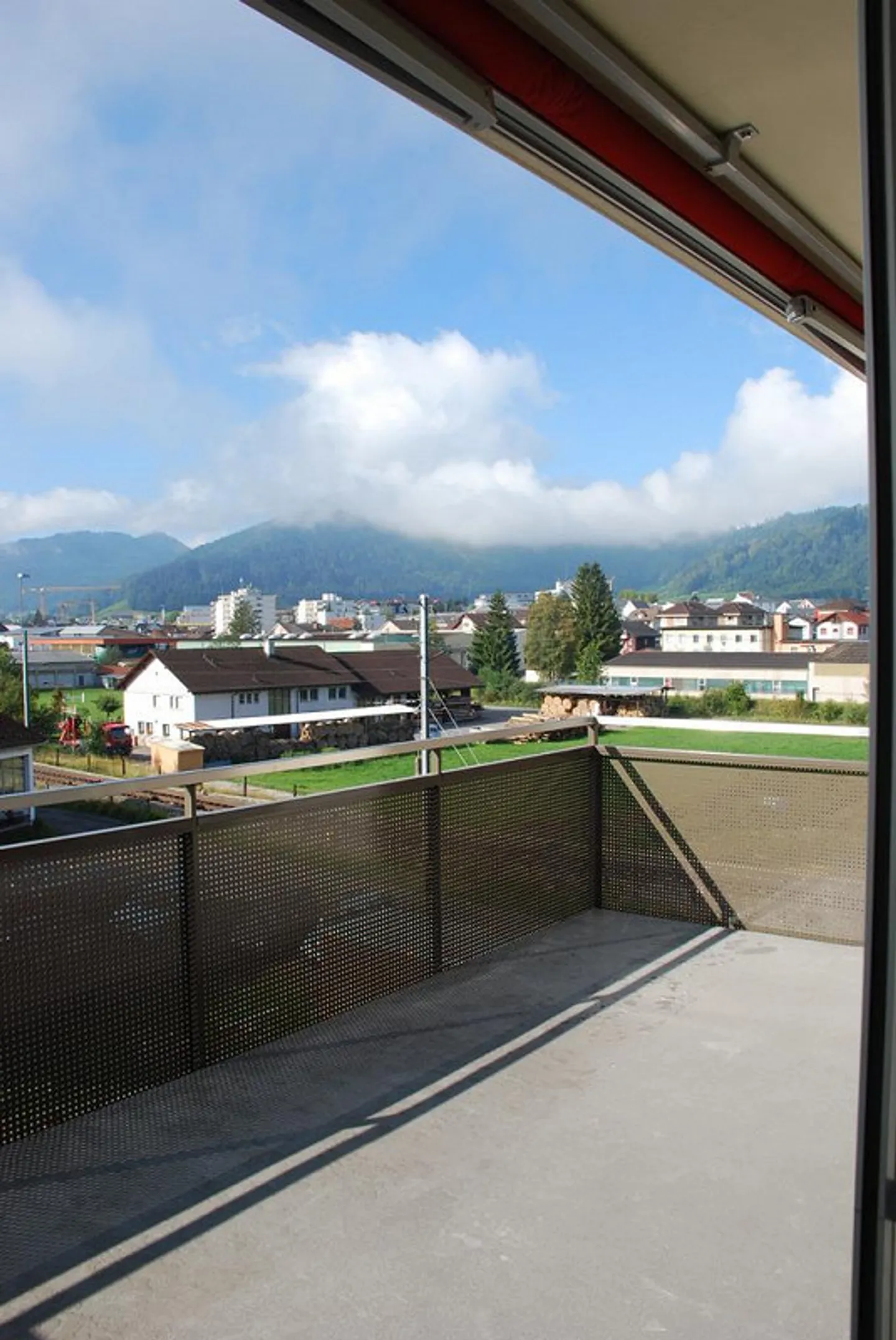 Moderno attico con grande balcone e stufa svedese - Foto 8 di 9