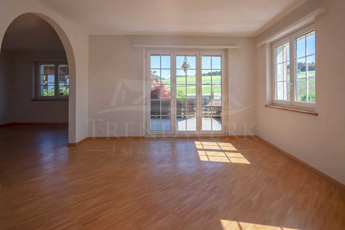 Maison jumelée de 4,5 pièces avec beaucoup d'espace et jardin à Niedermuhlern - Photo 6 sur 11