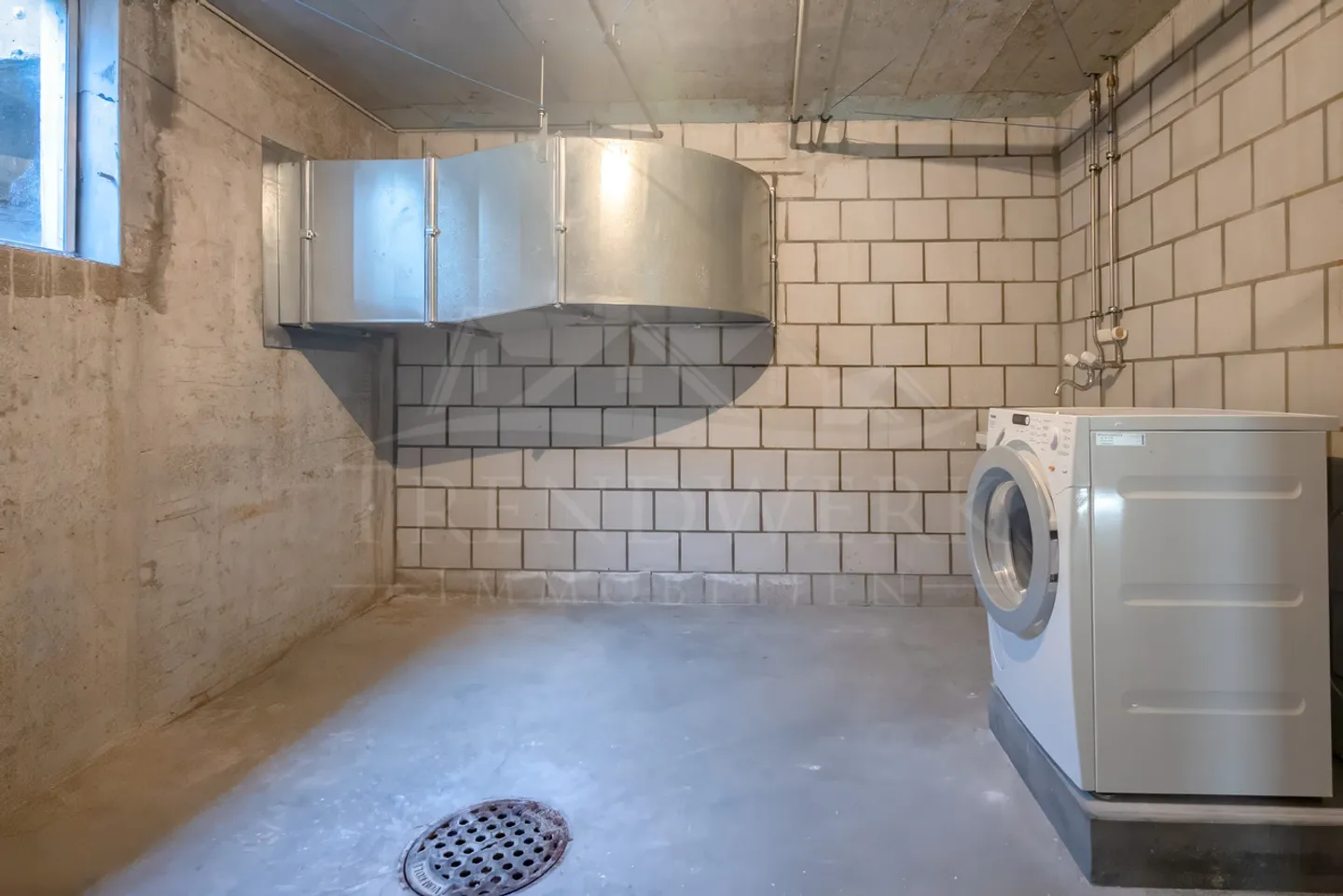 Maison jumelée de 4,5 pièces avec beaucoup d'espace et jardin à Niedermuhlern - Photo 10 sur 11