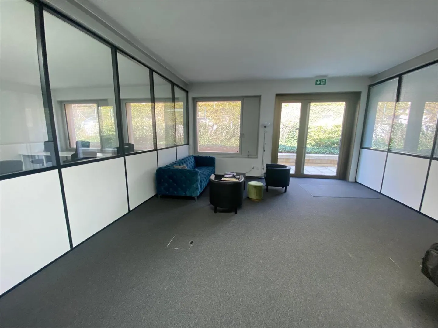 Spacious offices near the lake - Photo 4 of 4