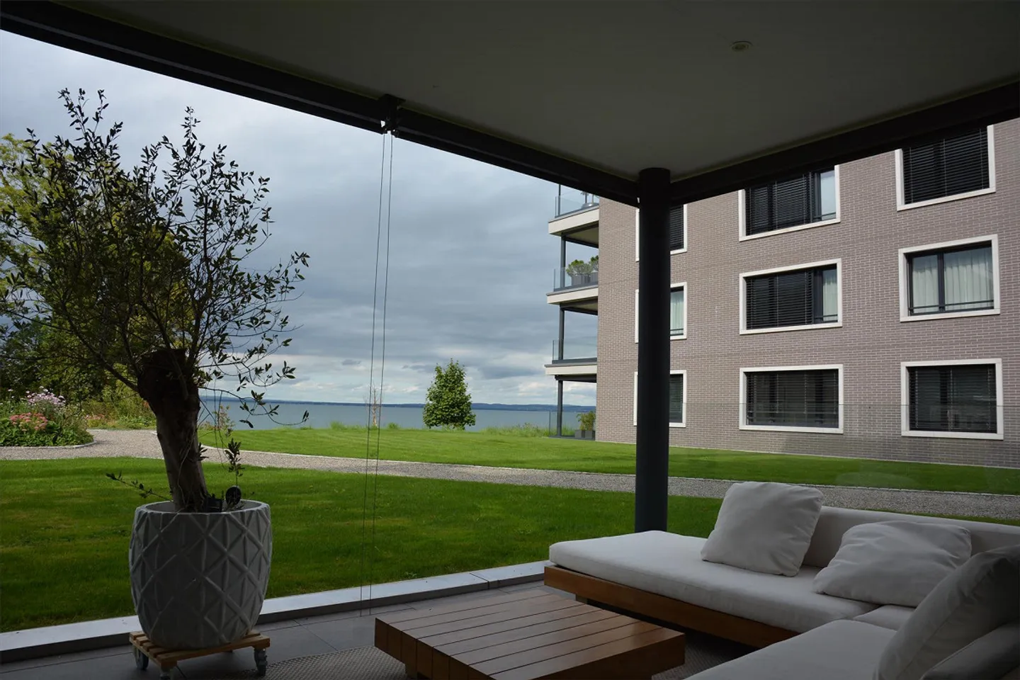 Top moderne Eigentumswohnung mit Seeanstoss - Foto 7 von 22