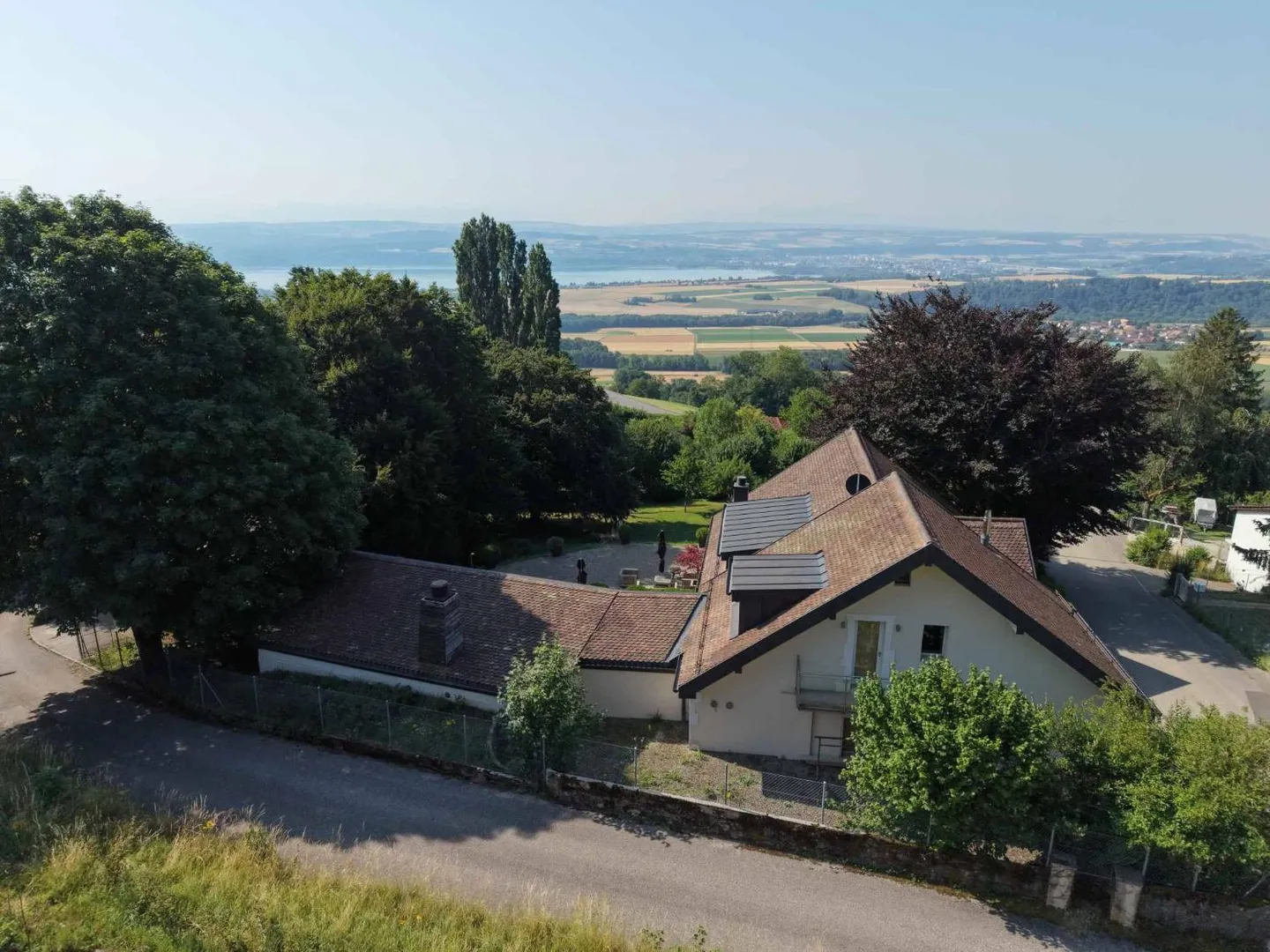 Grande propriété avec vue sur le lac - Photo 1 sur 13