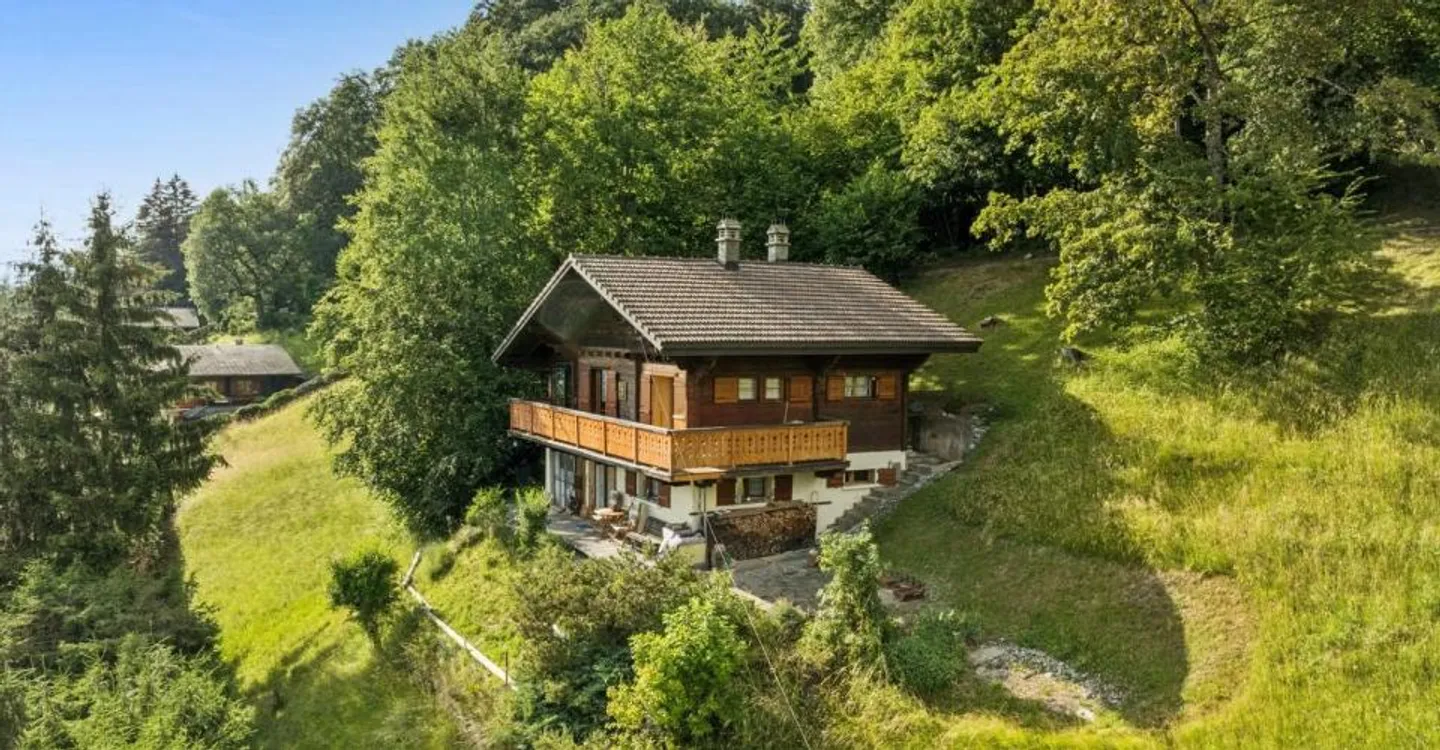 Chalet tradizionale da ristrutturare a Gryon, vista e ampio giardino - Foto 2 di 11