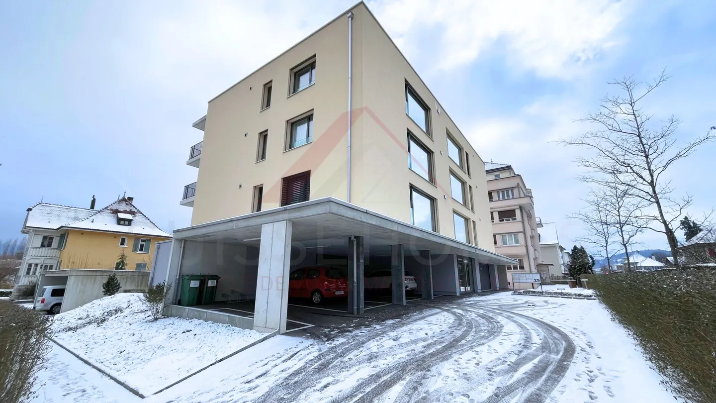 Hyper-center of Delémont - Recent and bright 4.5 rooms of 120 m² with a view - Photo 1 of 19