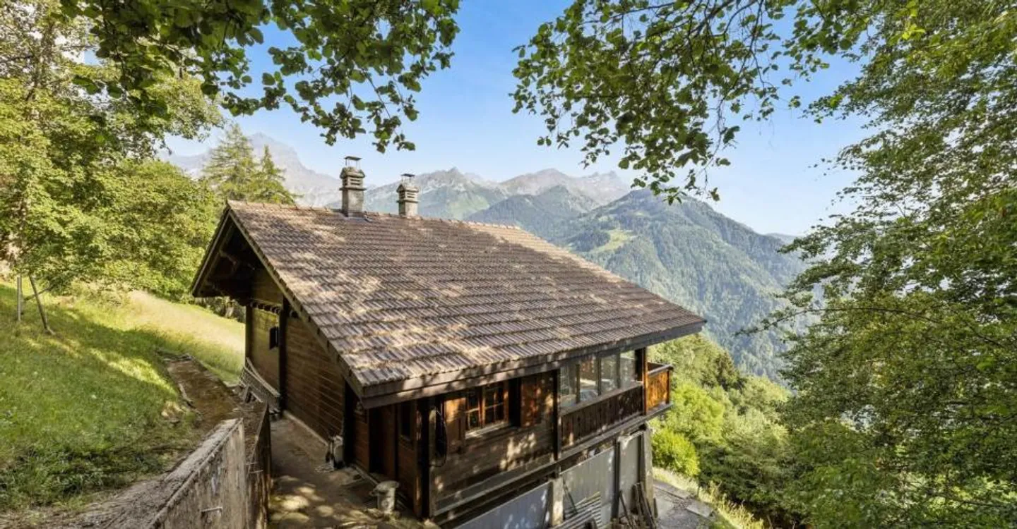 Chalet tradizionale da ristrutturare a Gryon, vista e ampio giardino - Foto 10 di 11