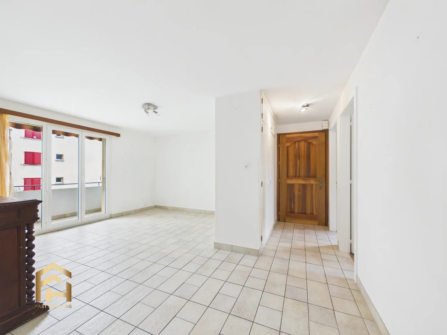 Attraktive Investitionsmöglichkeit: Renovierte 4.5ZWG mit kleinem Balk - Foto 8 di 13