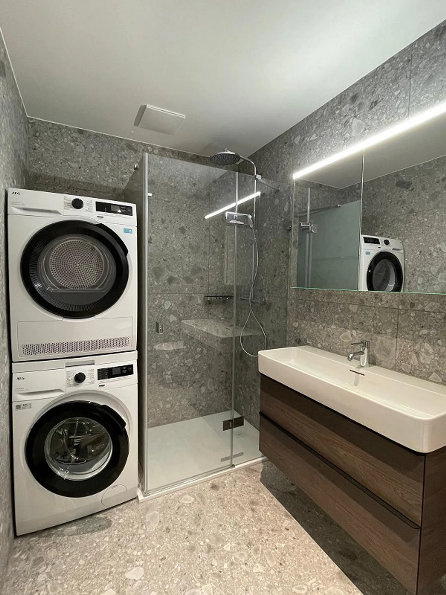 1.5-Room New Apartment in Feldpark - Modern & Bright - Photo 3 of 4