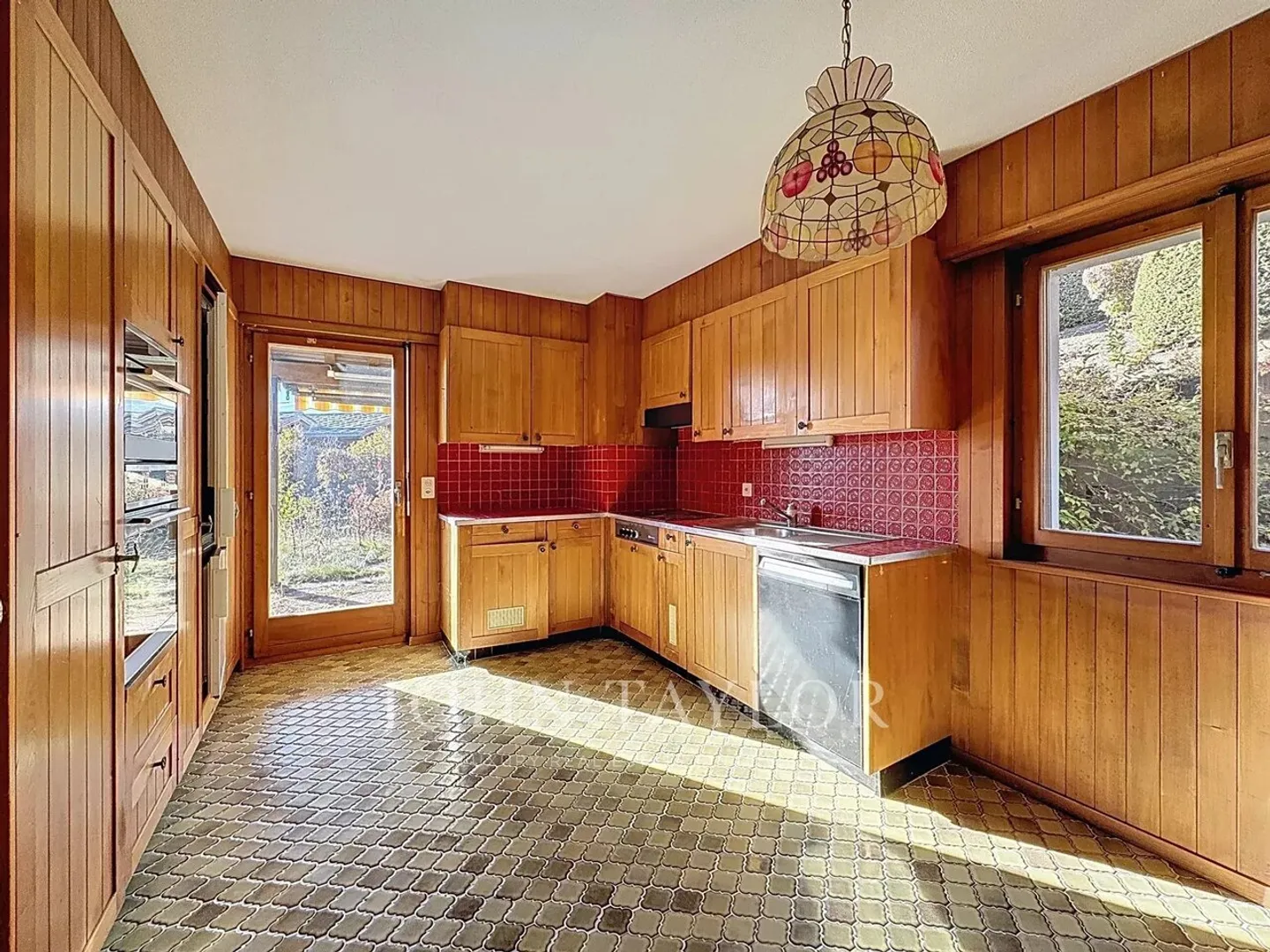 Chalet avec vue et grand potentiel - Crans-Montana - Photo 3 sur 13