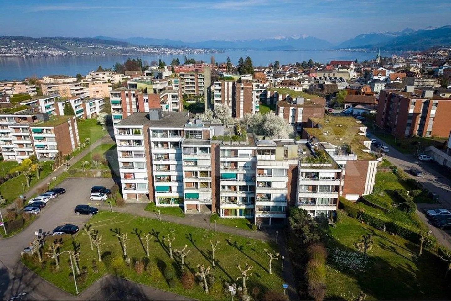Appartamento affascinante di 4,5 stanze con balcone e molto spazio per le vostre idee abitative - Foto 2 di 13