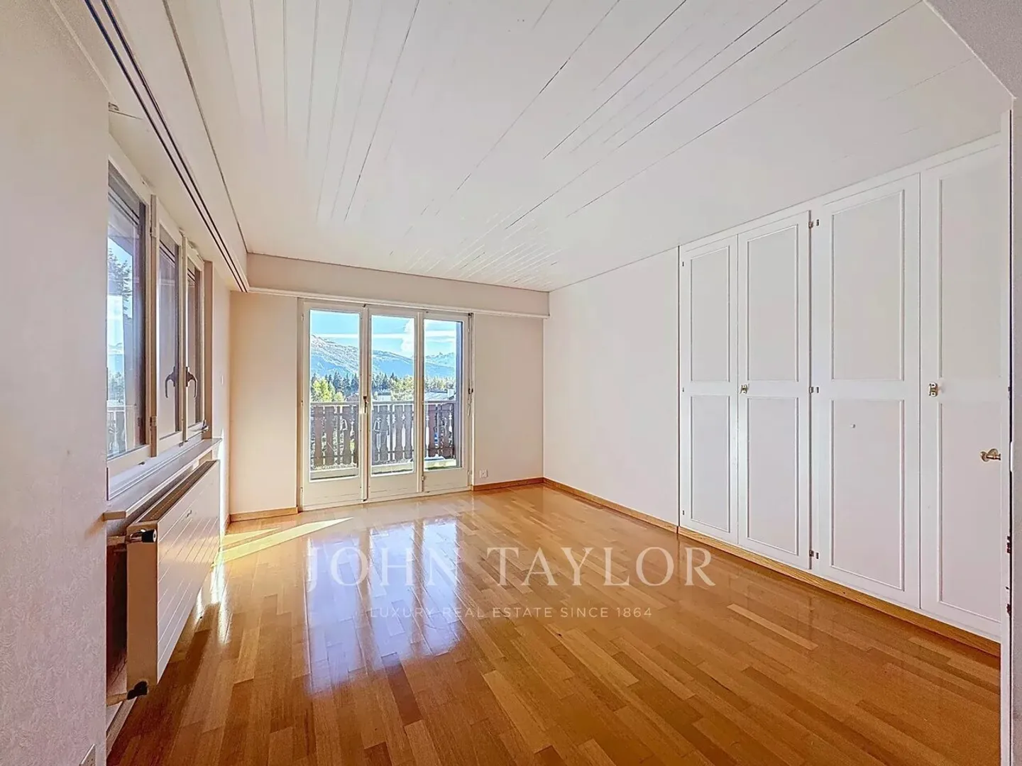 Chalet avec vue et grand potentiel - Crans-Montana - Photo 6 sur 13