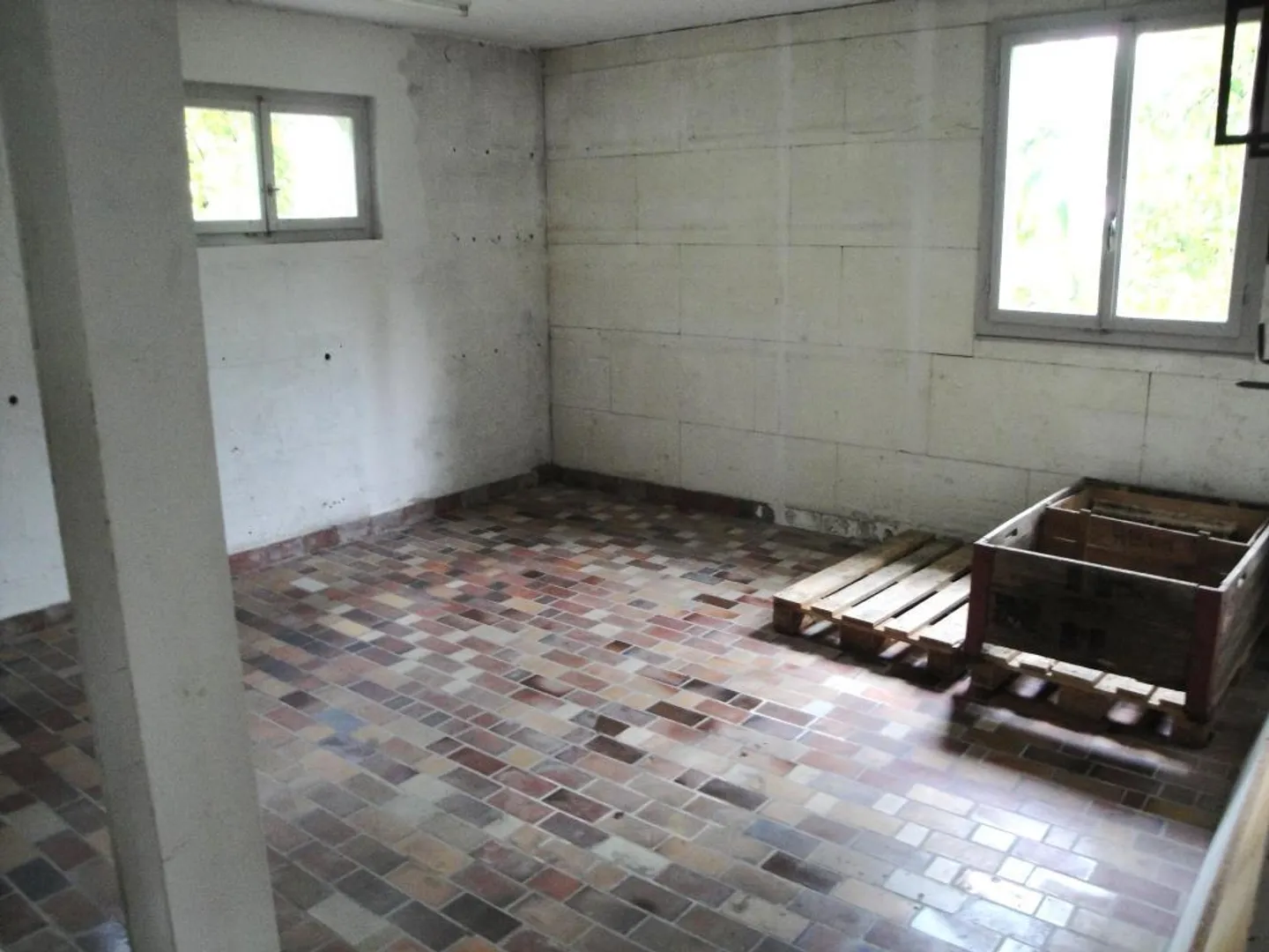 Storage rooms in Küsnacht limited until 30.06.2027 - Photo 2 of 8