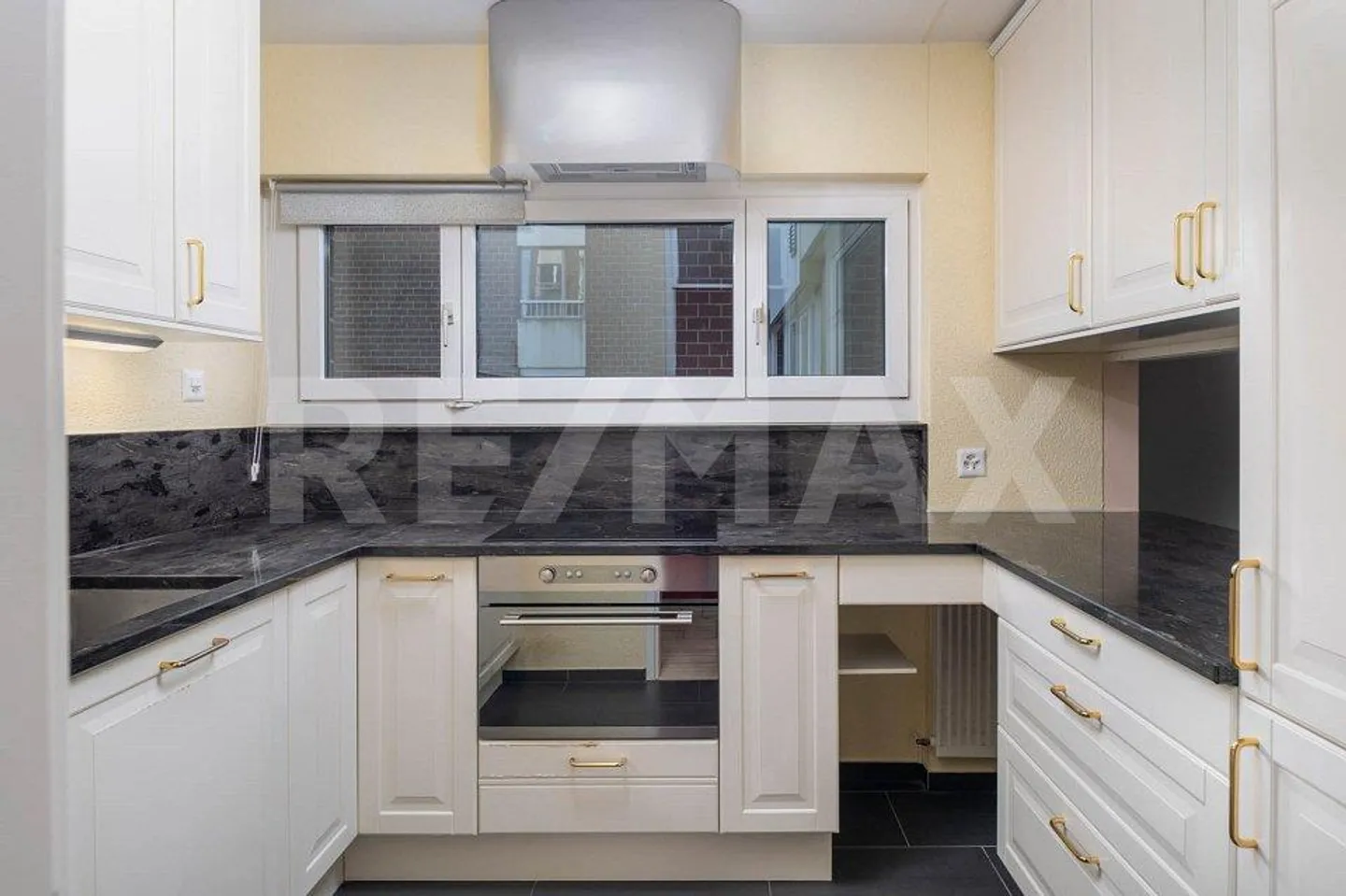 Appartamento affascinante di 4,5 stanze con balcone e molto spazio per le vostre idee abitative - Foto 8 di 13